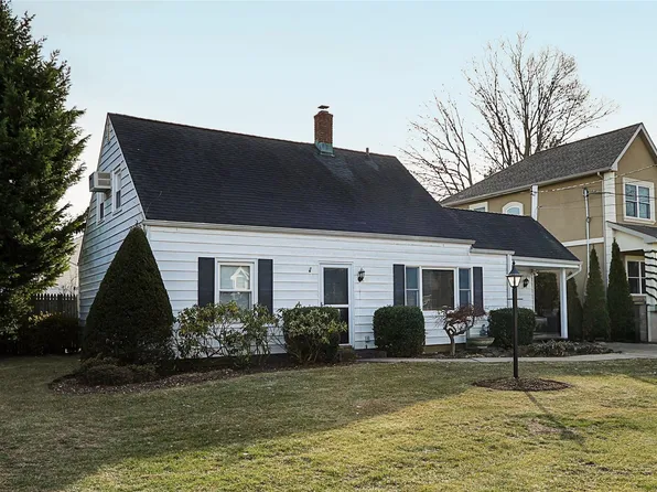 223 Fairfield Avenue, Carle Place, NY 11514