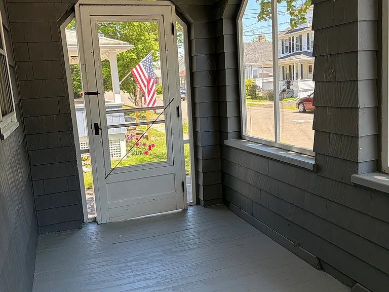 18 Virginia Ave — Photo 6