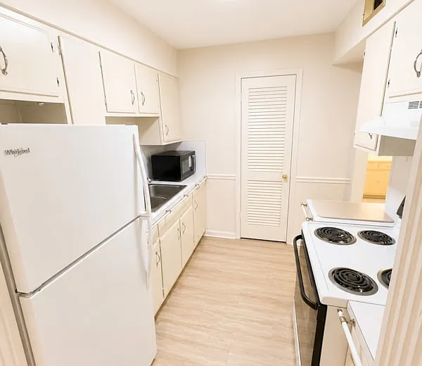 4026 Poplar Level Rd #4026 — Photo 7