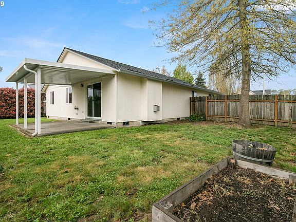 4th image of 2002 SE 62nd Ave
