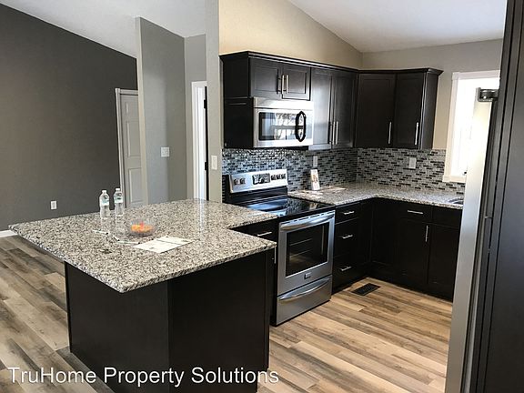 5th image of 2022 7th Ave NW