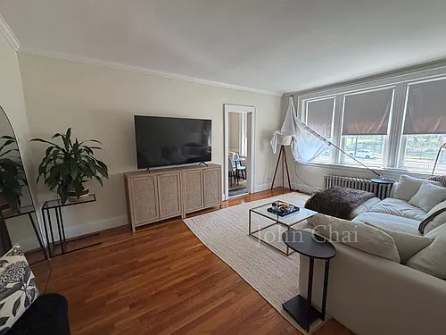 2051 Commonwealth Ave Photo 1