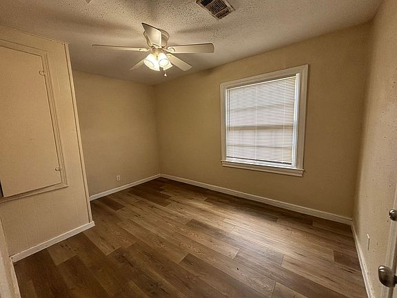 5th image of 45 17th Ave N