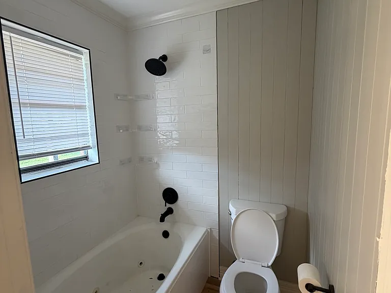 404 Brookwood Dr — Photo 8