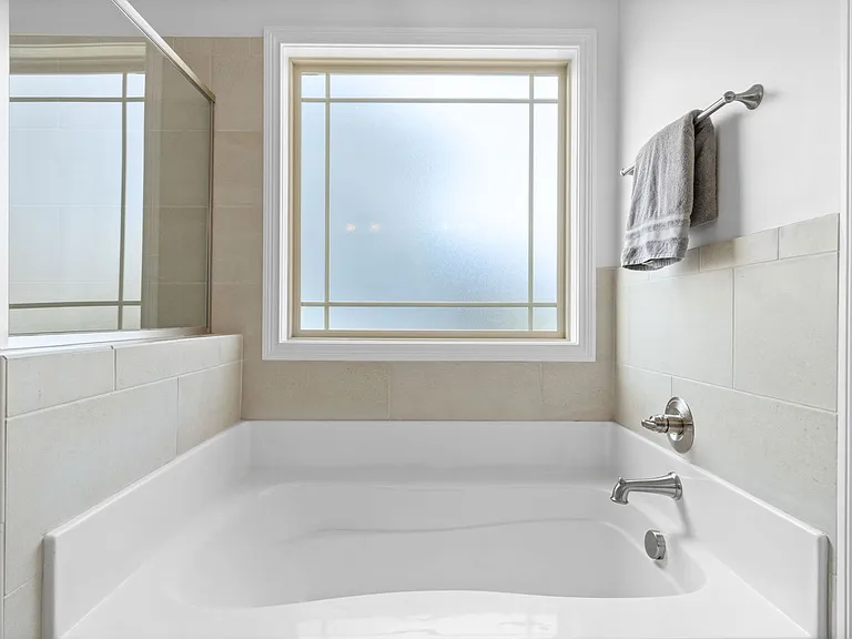 516 Bowden Dr — Photo 19
