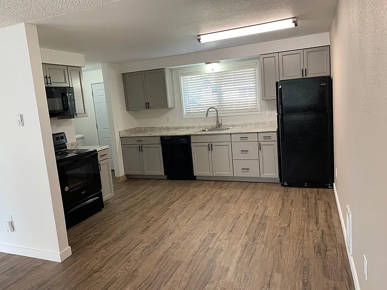 Tall Tree Manor — Photo 46