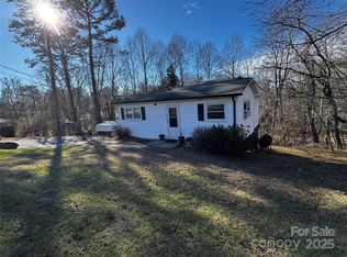 421A Clearview Cir NE, Lenoir, NC 28645