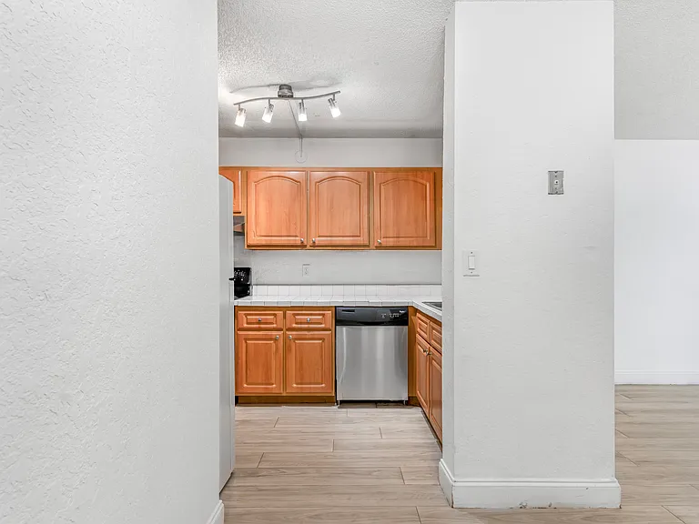 2646 Riverside Dr #2646 — Photo 5