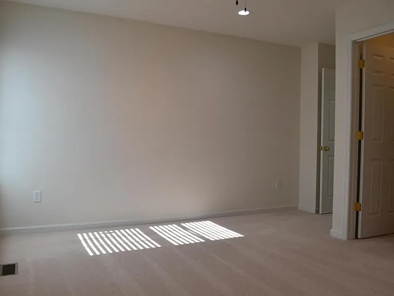 2410 Kilare Ln N — Photo 22
