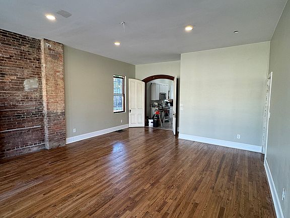 4th image of 5311 Franklin Blvd
