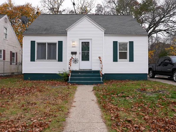 2921 Park St, Muskegon Heights, MI 49444