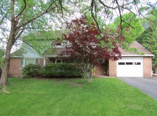 19 Edgebrook Rd, Binghamton, NY 13903