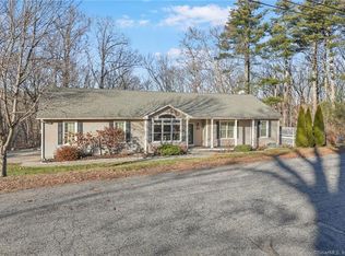 20 Quinebaug Dr, Killingly, CT 06239