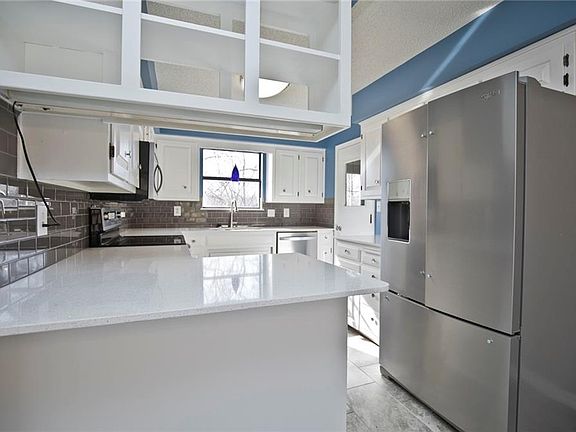 2nd image of 2590 Sequoyah Dr