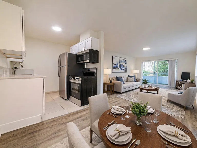 7060 Lincoln Park Way SW — Photo 3