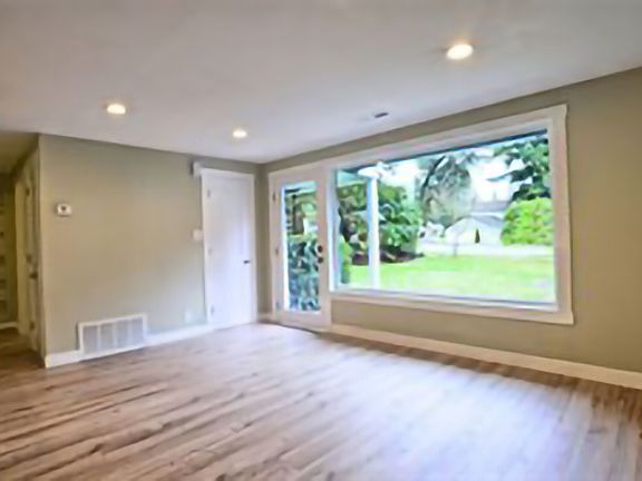 3rd image of 23004 58th Ave W
