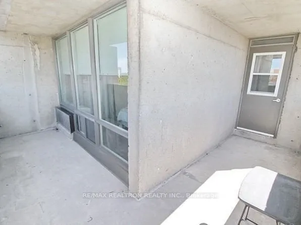 3555 Bathurst St #602, Toronto, ON M6A 2Y8