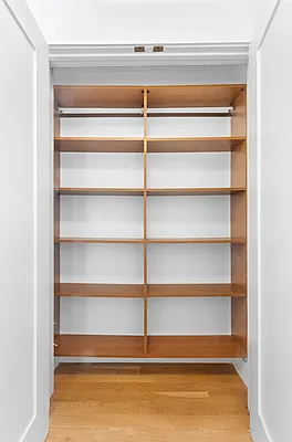 Rented by SR8 REALTY LLC | media 28