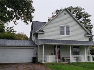 827 1st St N, Newton, IA 50208