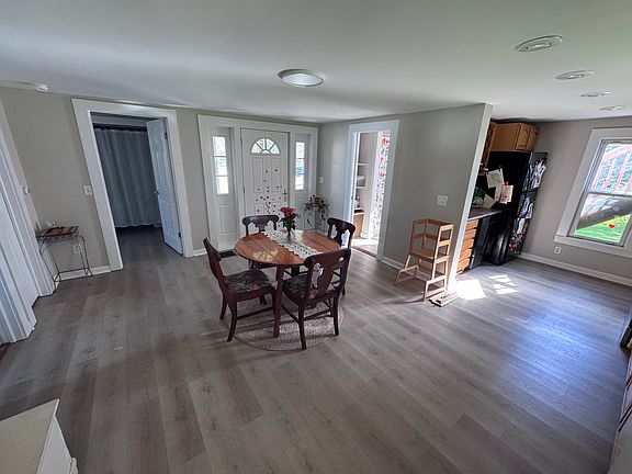 5th image of 77 Cayuga St #1