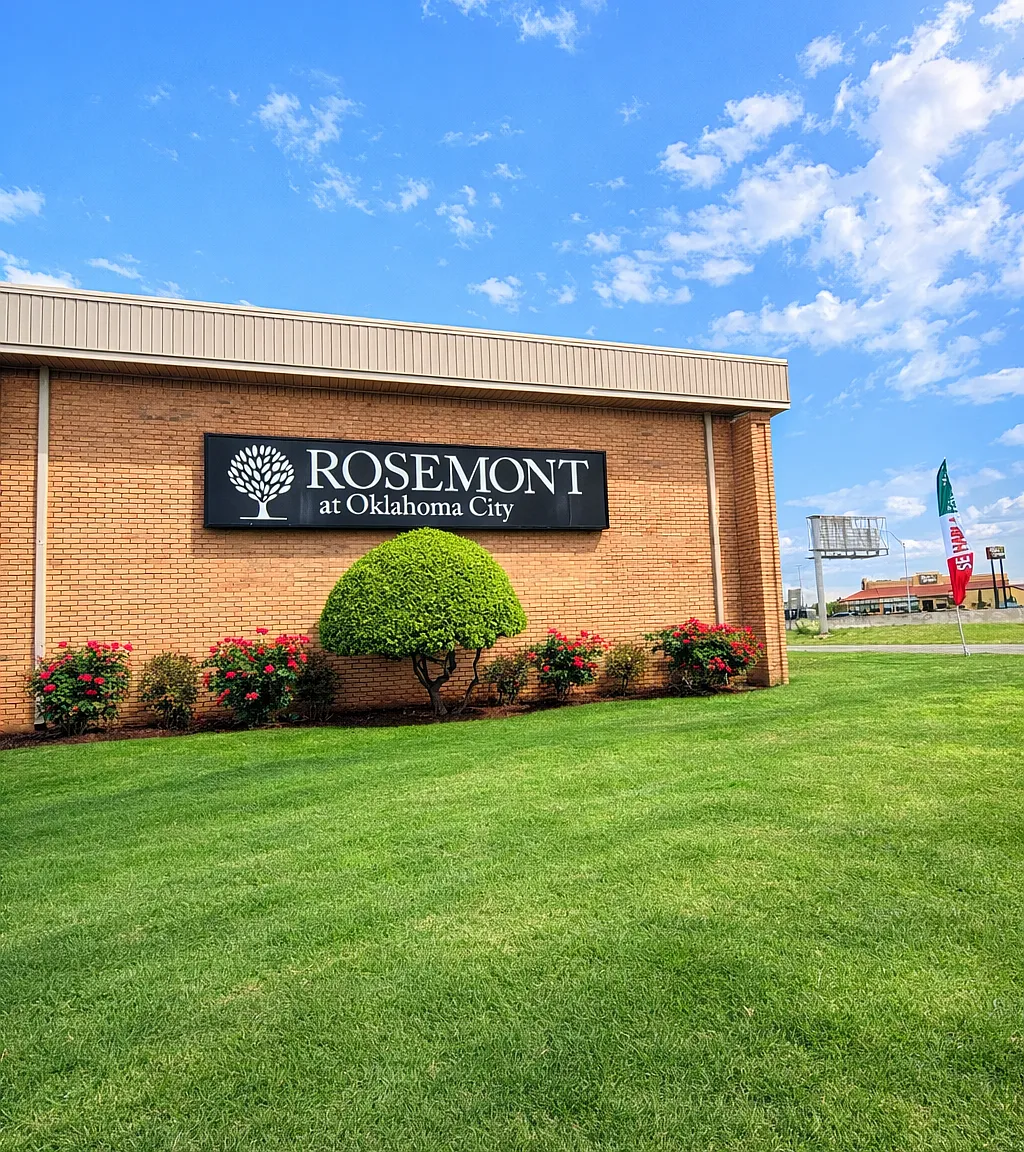 Rosemont Apartments — Photo 1
