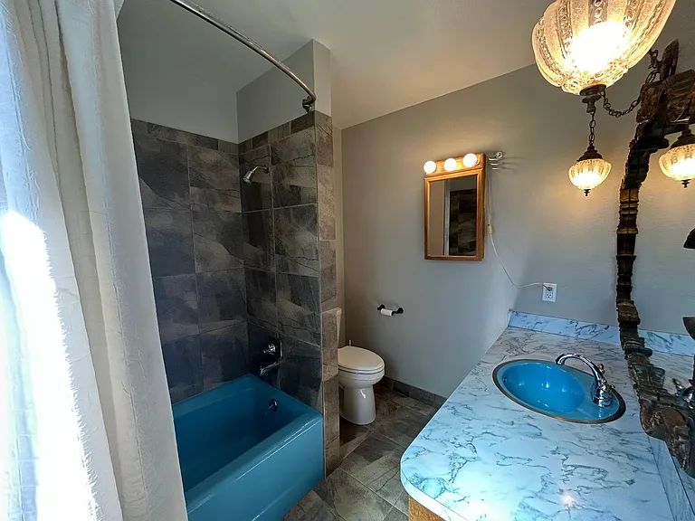 428 N 200 E — Photo 9