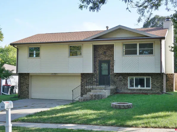 821 W South St, Lincoln, NE 68528