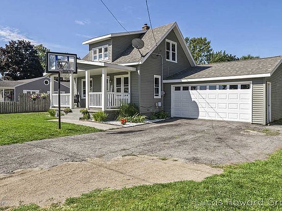 3rd image of 5661 Haughey Ave SW
