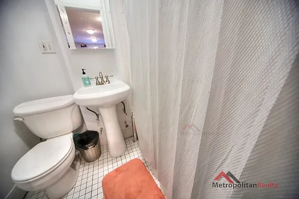 Rented by Metropolitan Realty | media 11