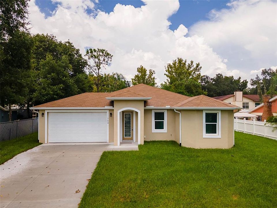 1st image of 704 Forest Hills Dr