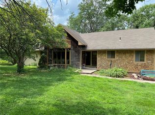 12503 McIntyre Rd, Leavenworth, KS 66048