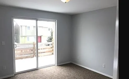 432 NE Seward Ave #B — Photo 3