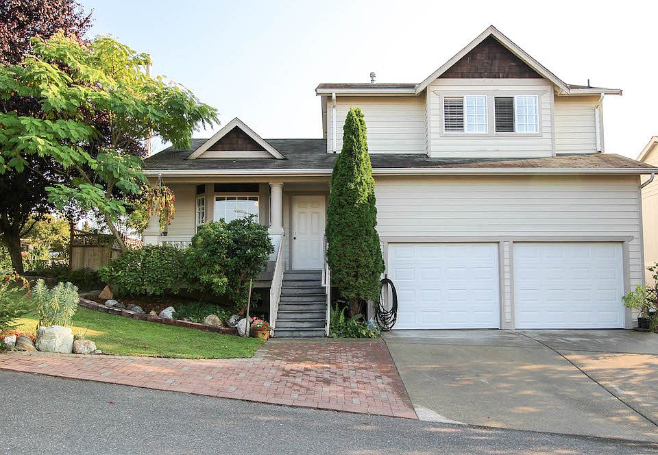 1st image of 402 81st Ave NE