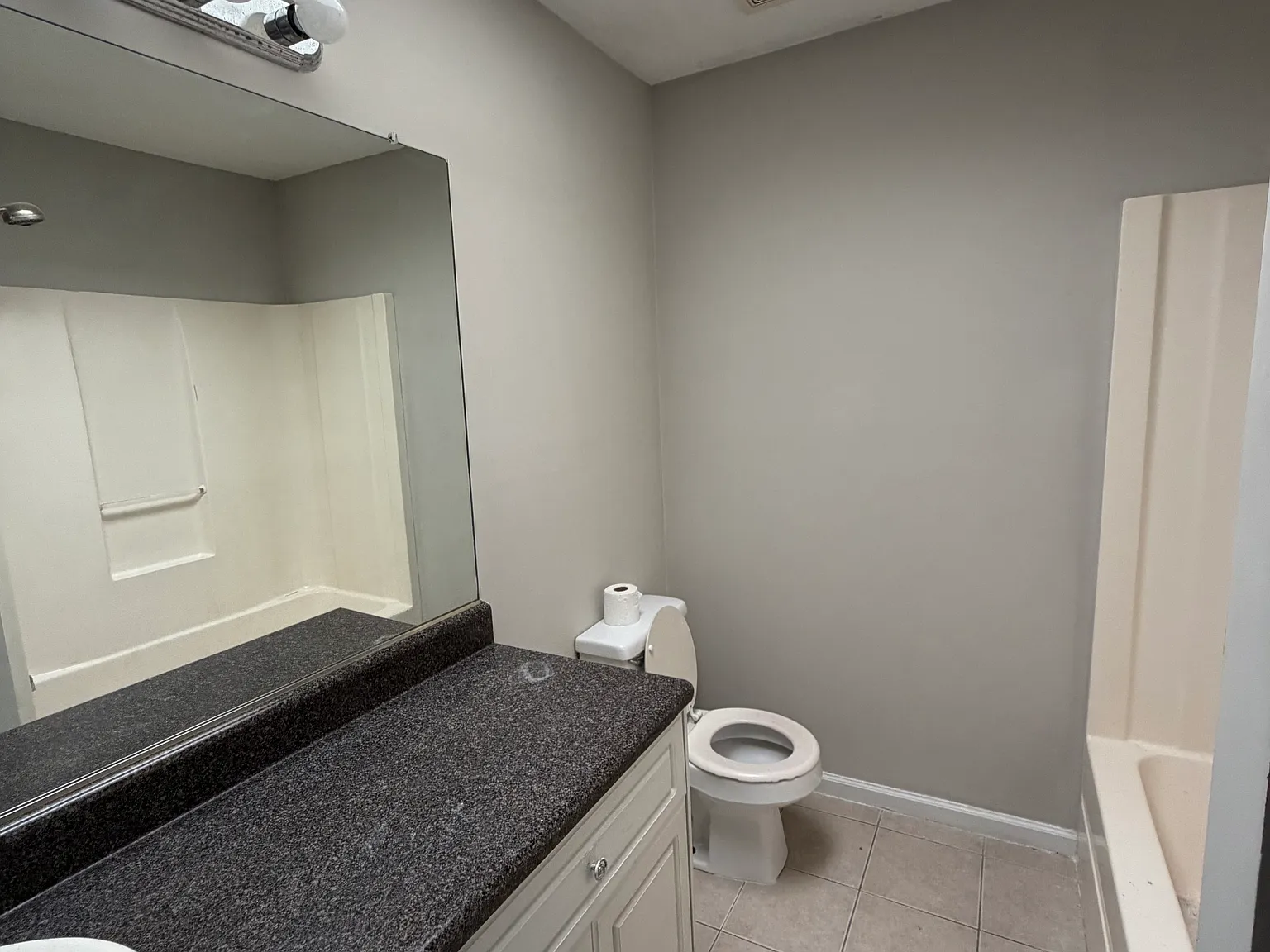 3 bed, 1420 sqft, $1,645 — Photo 2