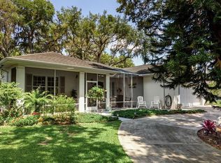 1001 N Valencia Ave, Howey In The Hills, FL 34737