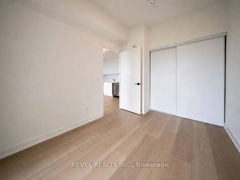 33 Erie Ave #406 — Photo 12