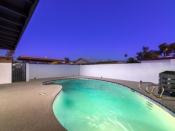 4th image of 521 W Pebble Beach Dr
