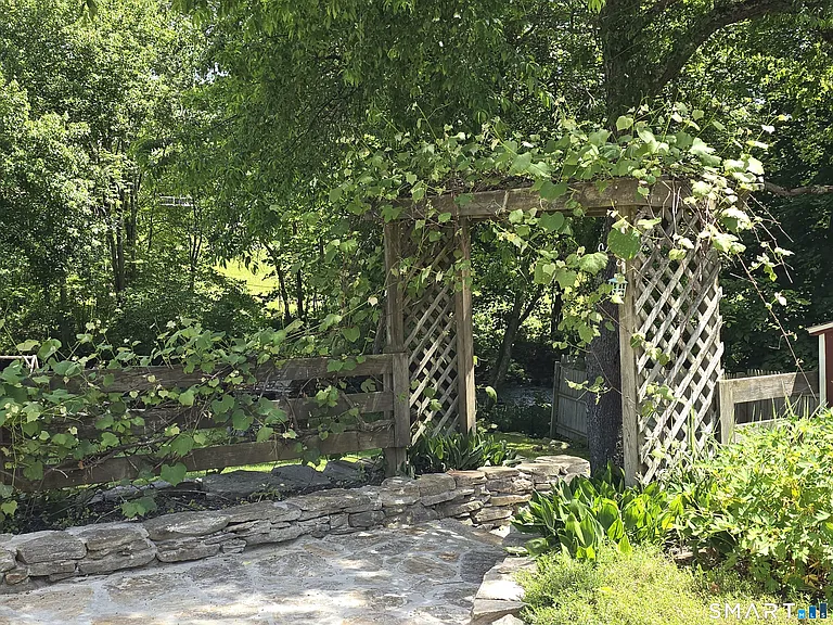 157 S River Rd — Photo 16