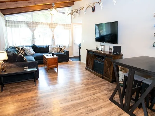 30 Noel Dr, Ashburnham, MA 01430