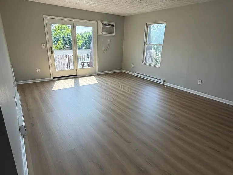 708 Green Feather Ct — Photo 11