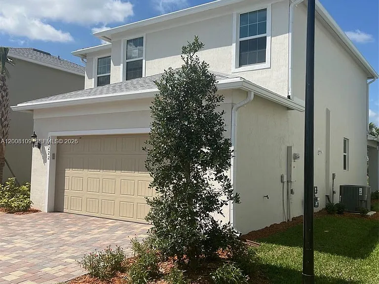 12222 SW Myrtle Oak Dr — Photo 2
