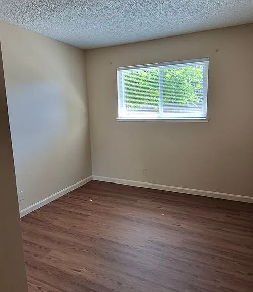 1121 Swallow Ln — Photo 14