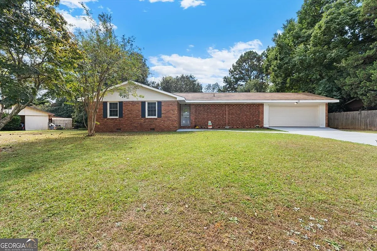 111 Avalon Dr photo 1