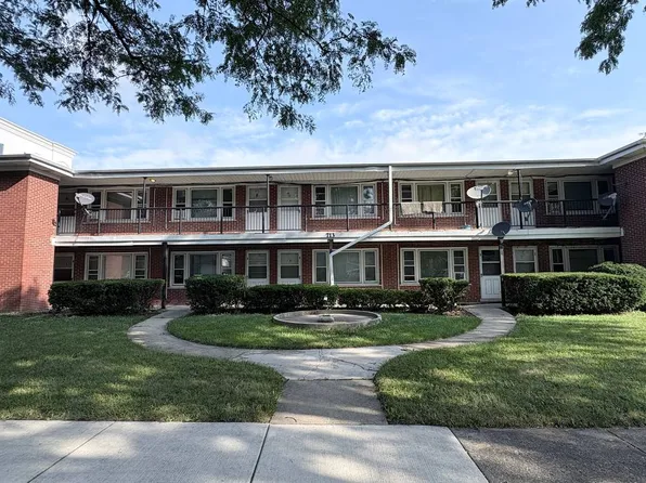 713 Parkside Ln #6, Bensenville, IL 60106