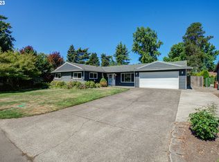 927 NE Hawthorne Ave, Hillsboro, OR 97124