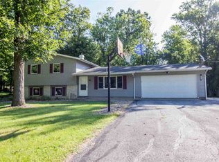 5200 N Lakewood Dr, Columbia City, IN 46725
