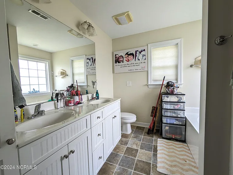 205 Bell Ridge Ln — Photo 12