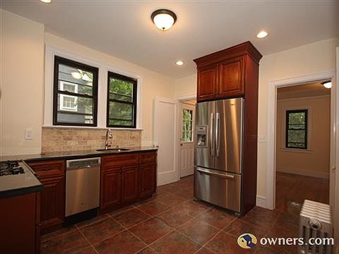 4th image of 20 Parkview Dr