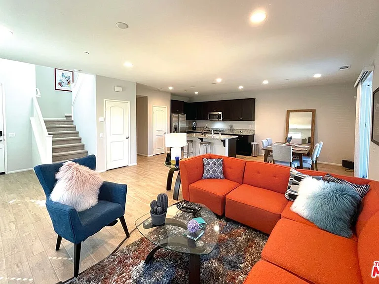 42720 Azure St — Photo 7