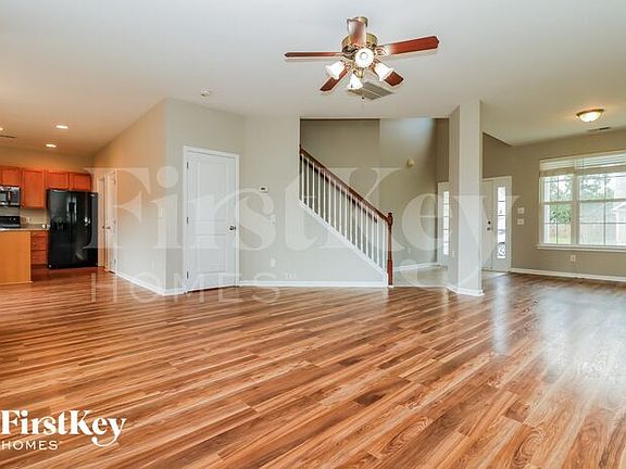4th image of 213 Palmetto Village Cir